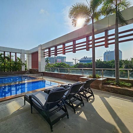 Novotel Chennai Sipcot מראה חיצוני תמונה Rooftop pool