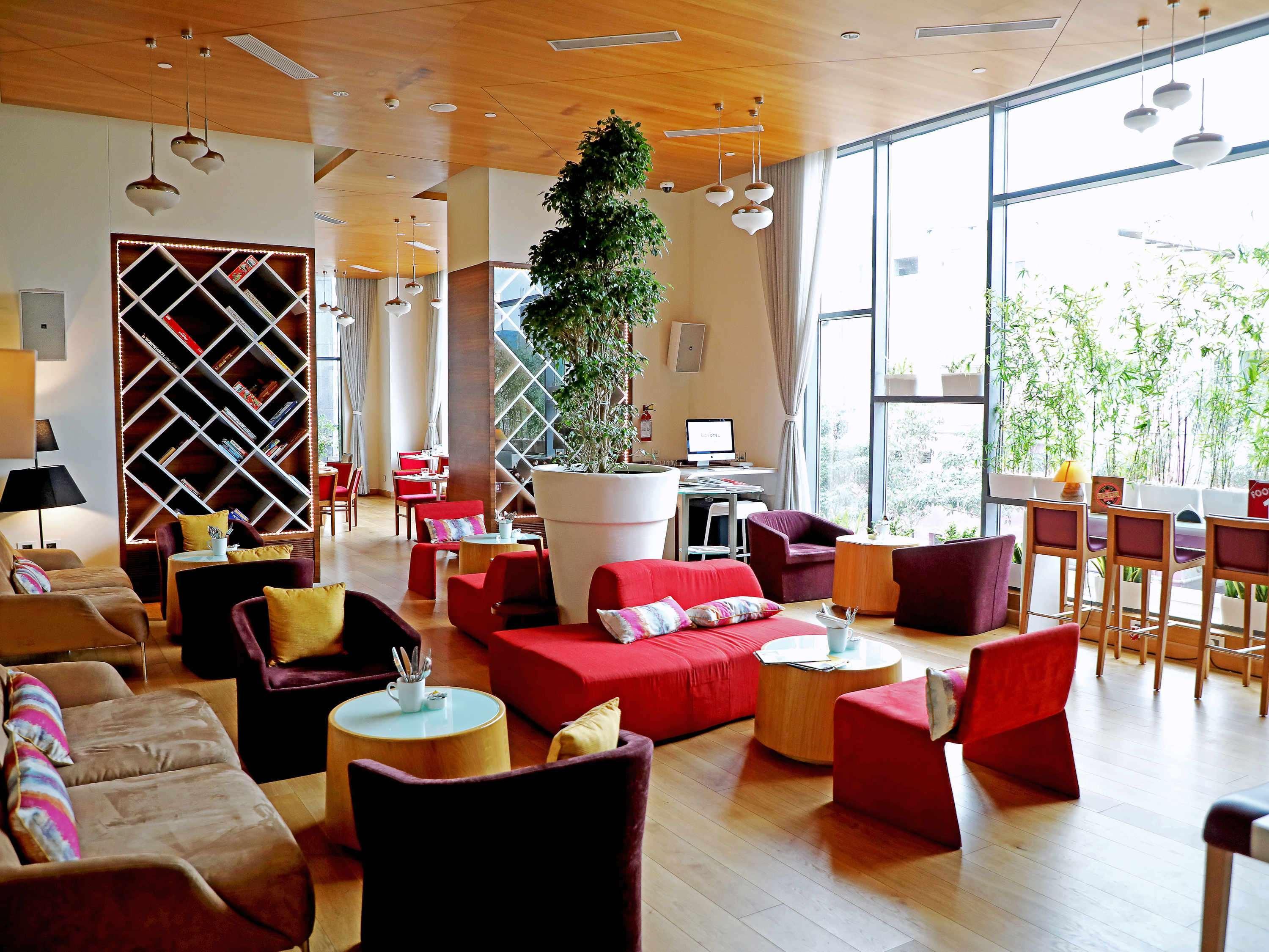 Novotel Chennai Sipcot מראה חיצוני תמונה The lounge at the airport